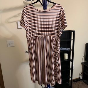 Shortsleeved striped dress
